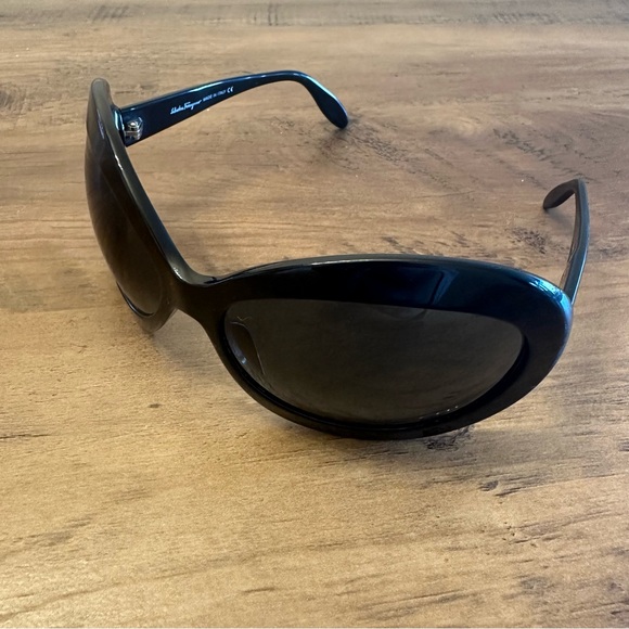 Authentic Vintage Salvatore Ferragamo Black Oversized Oval Sunglasses - Picture 12 of 13